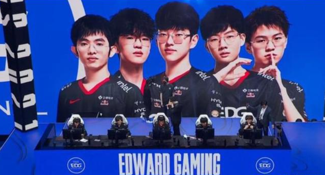 如何判断一个玩家是否正在经历严重的“心态崩塌”。（如何识别玩家是否正陷入严重的心态崩盘）